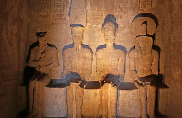 4 statues of abu simbel temple 