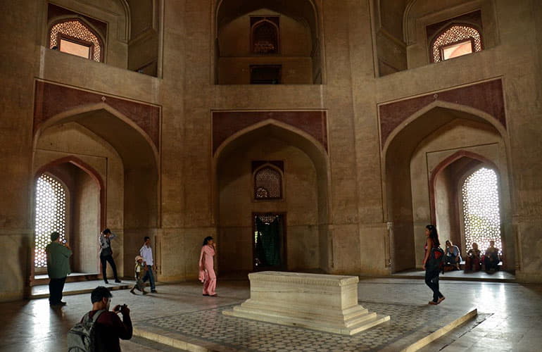 Mausoleum of Aga Khan inside